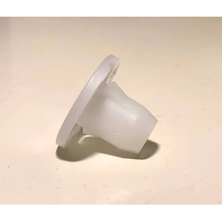 Headlight retaining clasp