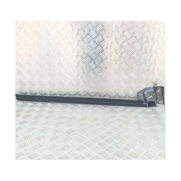 Front door glass inner molding L/R